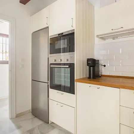 Вилла Stylish Spanish 3 Bd Townhouse On The Golden Mile *