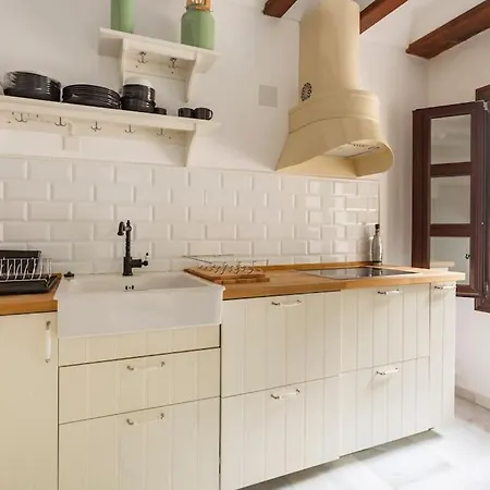 Stylish Spanish 3 Bd Townhouse On The Golden Mile Вилла *