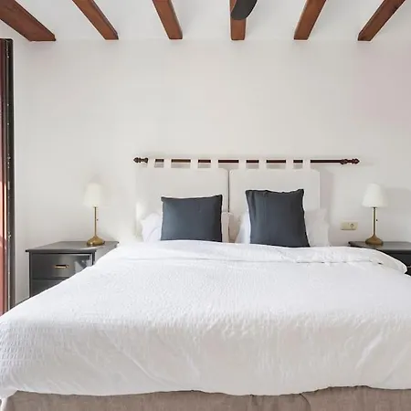 Stylish Spanish 3 Bd Townhouse On The Golden Mile Вилла