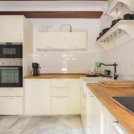 Stylish Spanish 3 Bd Townhouse On The Golden Mile * Marbella