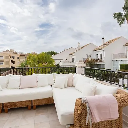 Stylish Spanish 3 Bd Townhouse On The Golden Mile Villa Marbella
