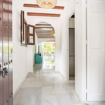 Villa Stylish Spanish 3 Bd Townhouse On The Golden Mile Marbella